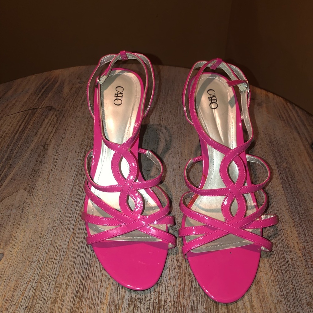 Elegant Pink strappy heels size 9.